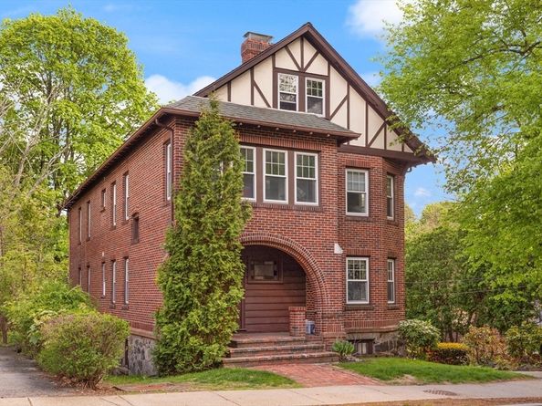 47 Park Ave Ext, Arlington MA 02474