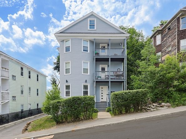15 Stanton St, Worcester MA 01605