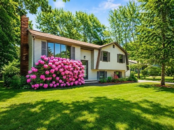 41 William Kelly Rd, Stoughton MA 02072