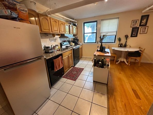 313 Summit Ave 13, Boston MA 02135