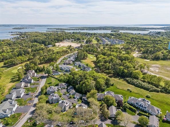 8 Oakmont Drive 8, Wareham MA 02532