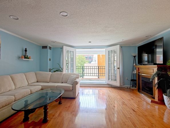 11 Church St 101, Salem MA 01970
