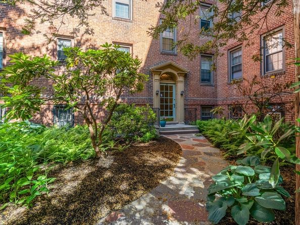 16 Ware Street 31, Cambridge MA 02138