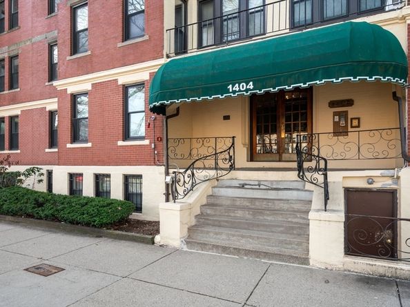 1404 Commonwealth Ave 17, Boston MA 02135