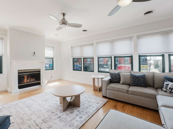 6 Cushing St 1, Waltham MA 02453