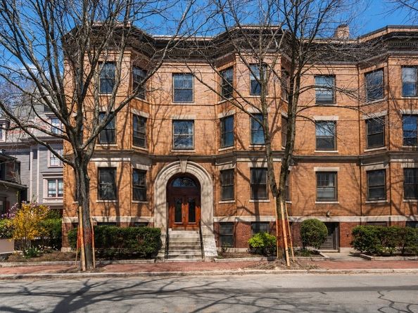 31 Linnaean Street 6, Cambridge MA 02138