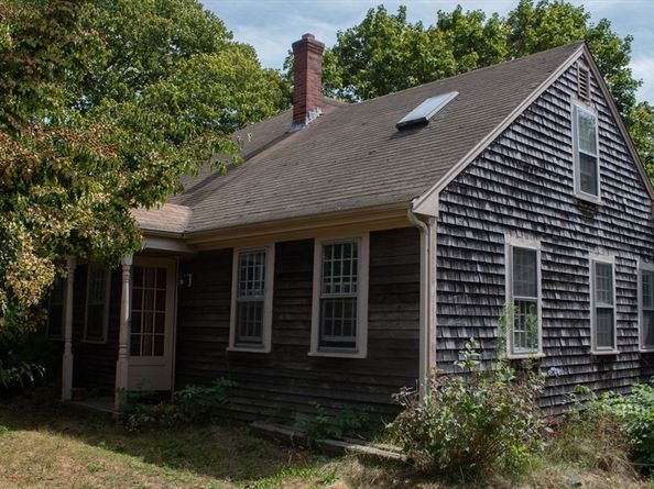 562 North Ave, Rochester MA 02770