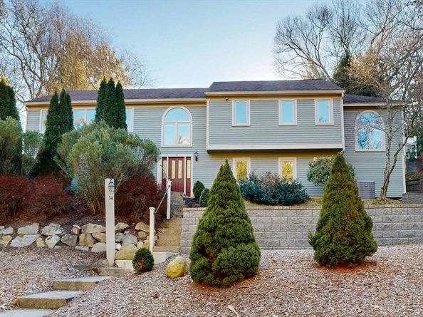 14 Baltzer Dr, Pembroke MA 02359
