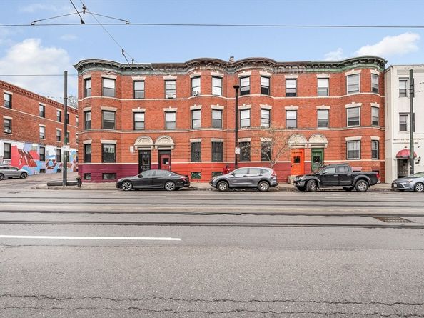 884 Huntington Ave, Boston MA 02115