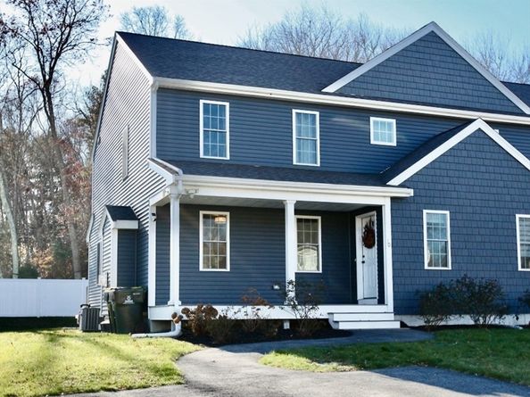 10 Oak Meadow Pl 10, Bridgewater MA 02324