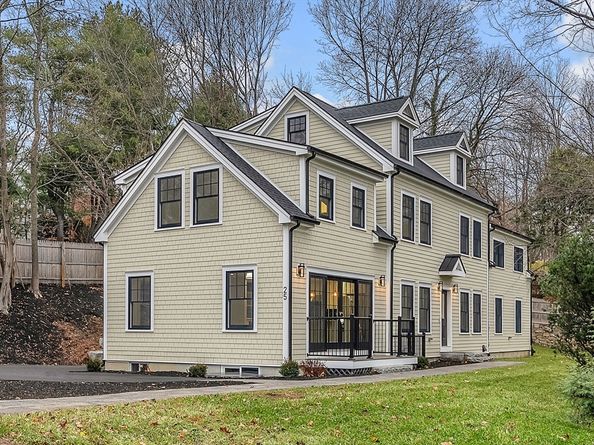 25 Shaw Rd, Wellesley MA 02481