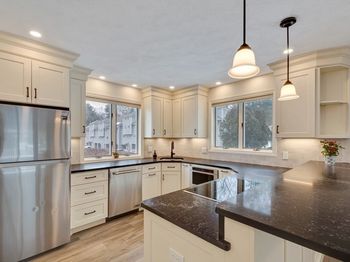 801 Sherwood Forest Ln