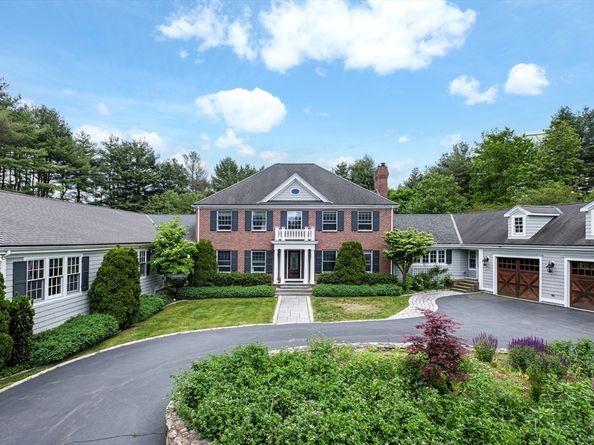 568 Wellesley St, Weston MA 02493