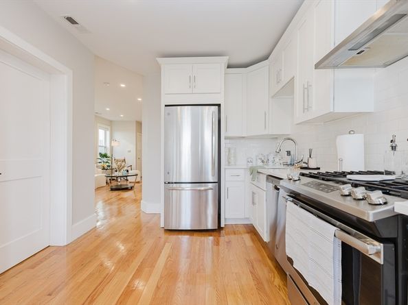 326 Chelsea St 3, Boston MA 02128