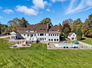 6 Lynbrook Rd