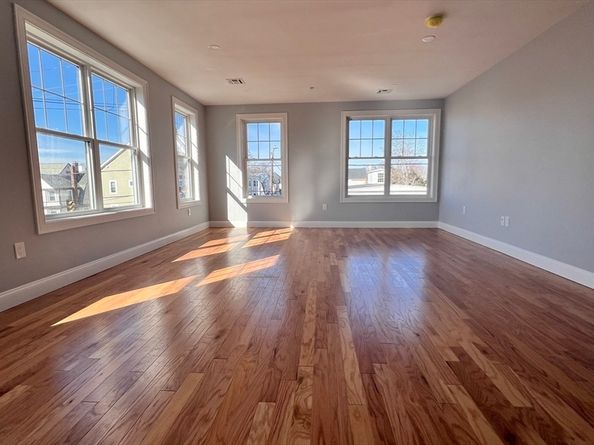 585 Washington St 0301, Quincy MA 02169