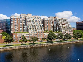 75-83 Cambridge Pkwy