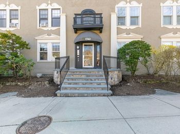 1742 Commonwealth Ave