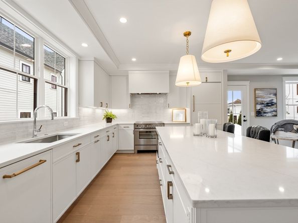 237 California St 237, Newton MA 02456