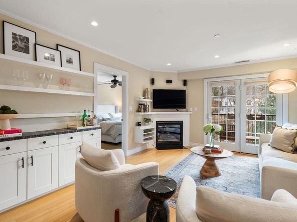 36 Central Ave 4, Milton MA 02186