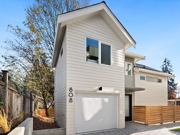808 34th Avenue, Seattle WA 98122