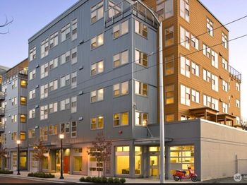 827 Hiawatha Place S