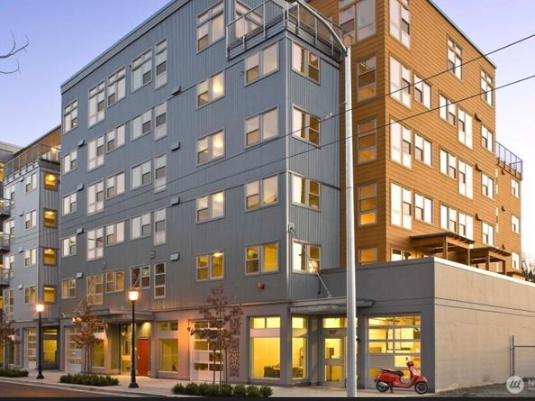 827 Hiawatha Place S 406, Seattle WA 98144