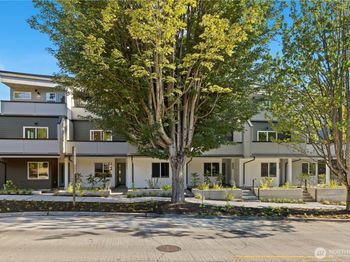 105 E NW 39th Street