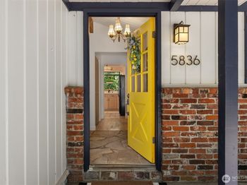 5836 Battle Point Drive NE