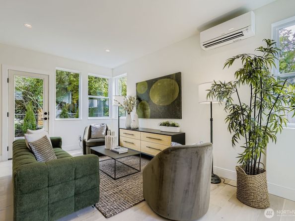 8814 41st Avenue SW, Seattle WA 98136