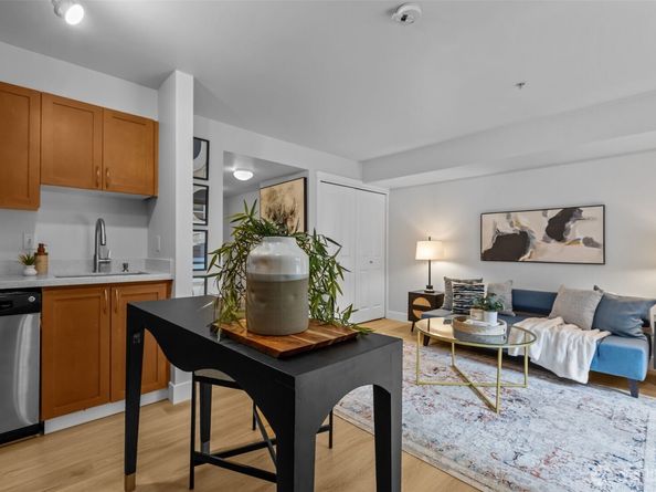 118 107th Avenue NE B101, Bellevue WA 98004