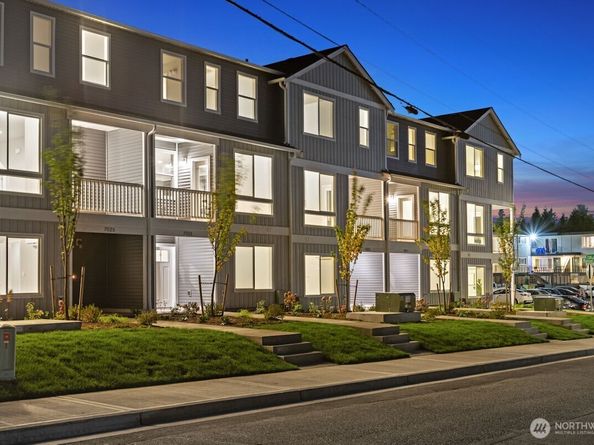 7025 Rainier Drive B, Everett WA 98203