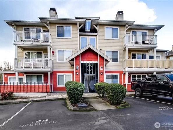 517 225th Lane NE E102, Sammamish WA 98074