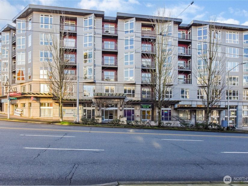 159 Denny Way 402, Seattle WA 98109