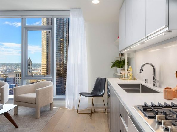 800 Columbia Street 709, Seattle WA 98104