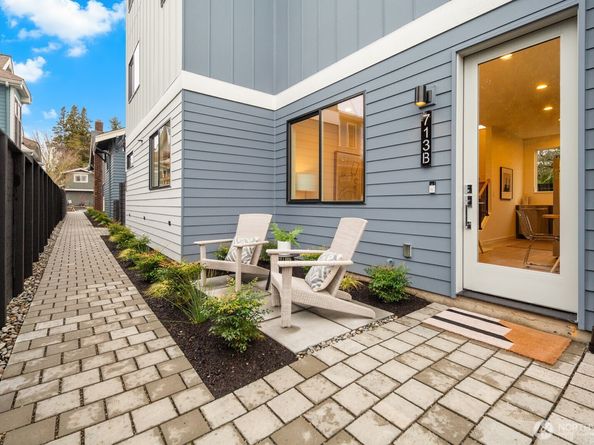 713 B N 70th Street, Seattle WA 98103