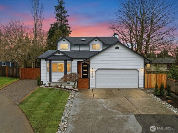 8828 NE 152nd Street, Kenmore WA 98028