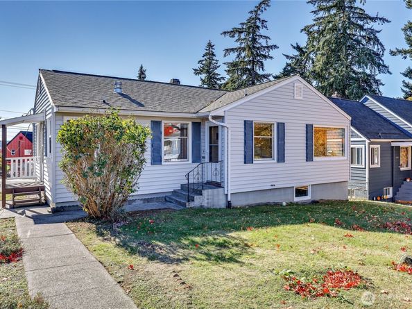 2105 E Highlands Street, Bremerton WA 98310
