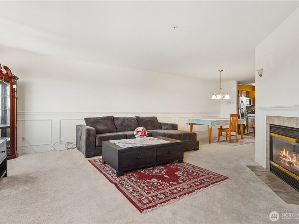 7818 228th Street SW 106, Edmonds WA 98026