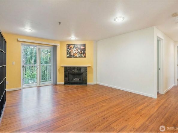 975 Aberdeen Avenue NE F207, Renton WA 98056