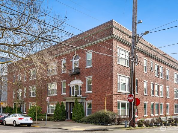 901 NE 43rd Street 306, Seattle WA 98105