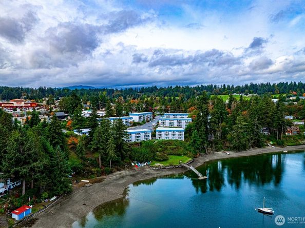 924 Shorewood Drive B16, Bremerton WA 98312