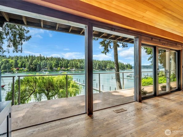 6490 NE Monte Vista Drive, Bainbridge Island WA 98110