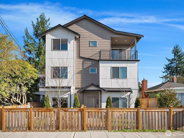 8338 27th Avenue NW B, Seattle WA 98117