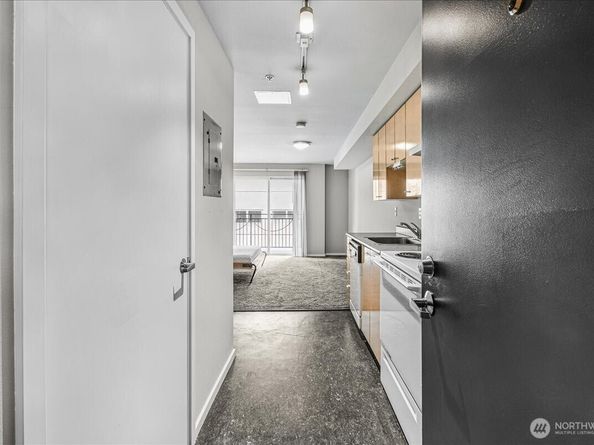 425 Vine Street 421, Seattle WA 98121