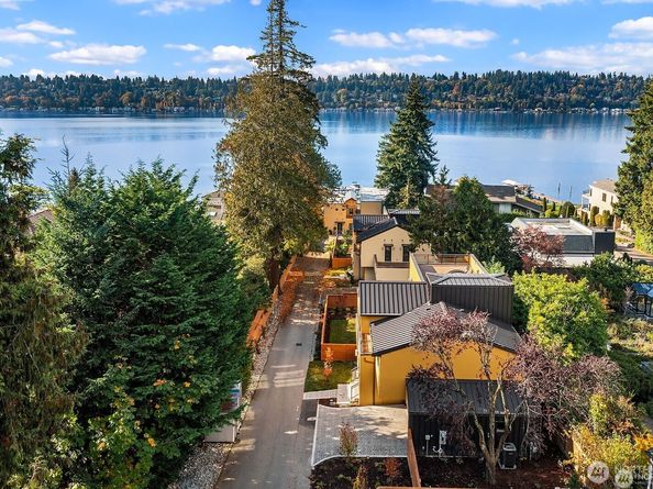 13327 Holmes Point Drive NE, Kirkland WA 98034