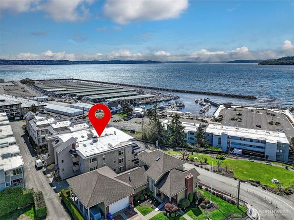 22218 5th Avenue S 101, Des Moines WA 98198