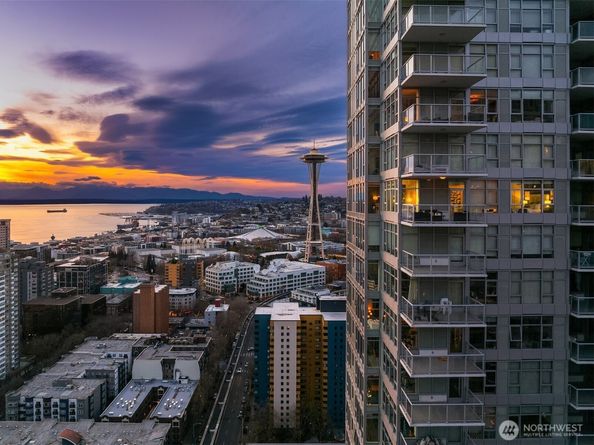 583 Battery Street 3406N, Seattle WA 98121
