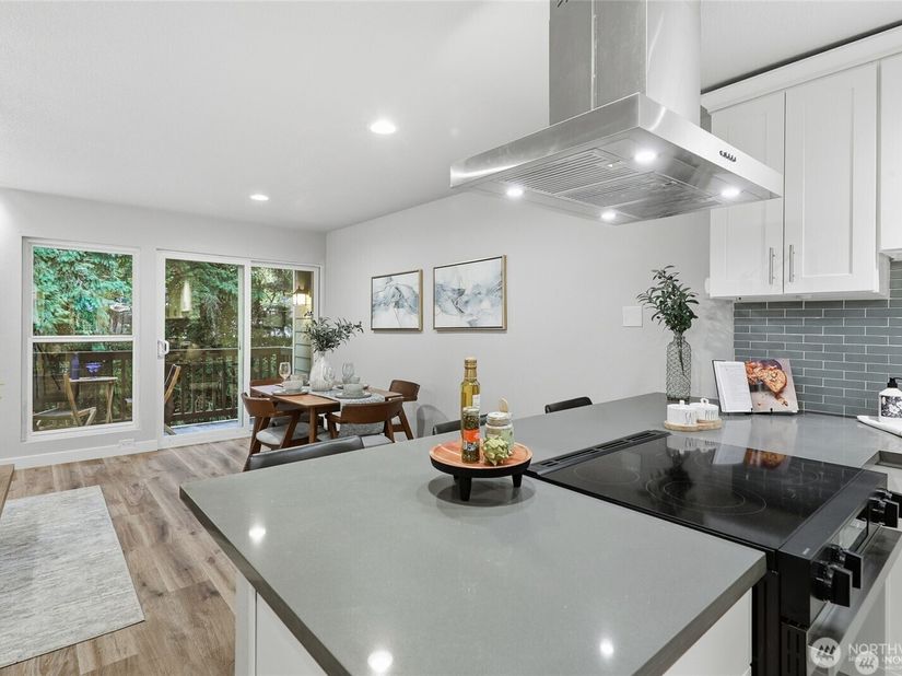 1940 N Northgate Way, Seattle WA 98133