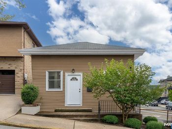 418 E Brinkerhoff Avenue